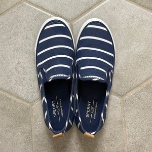 Sperry by Vineyard Vines size 6